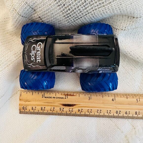 Monster Jam Mohawk Warrior 1:64
Scale Die-Cast Monster Truck -Great Clips - Picture 7 of 7